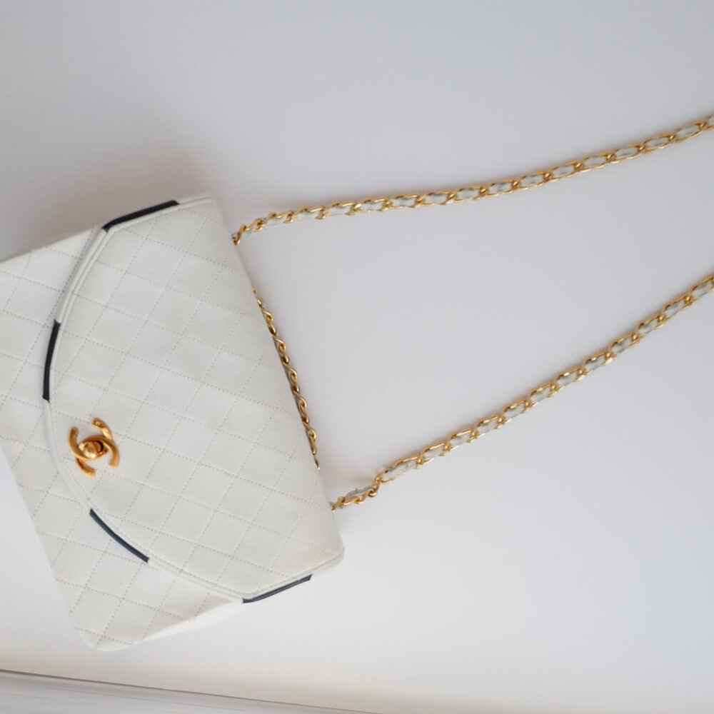 Authentic Preowned Vintage Chanel White Single Flap Bag - GHW - Picture 13 of 16